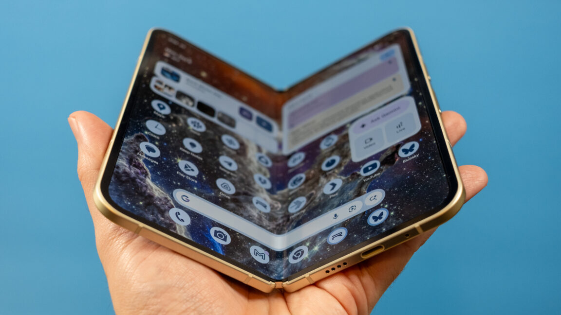 Découvrez le Google Pixel 10 Pro Fold : un smartphone pliable et ...